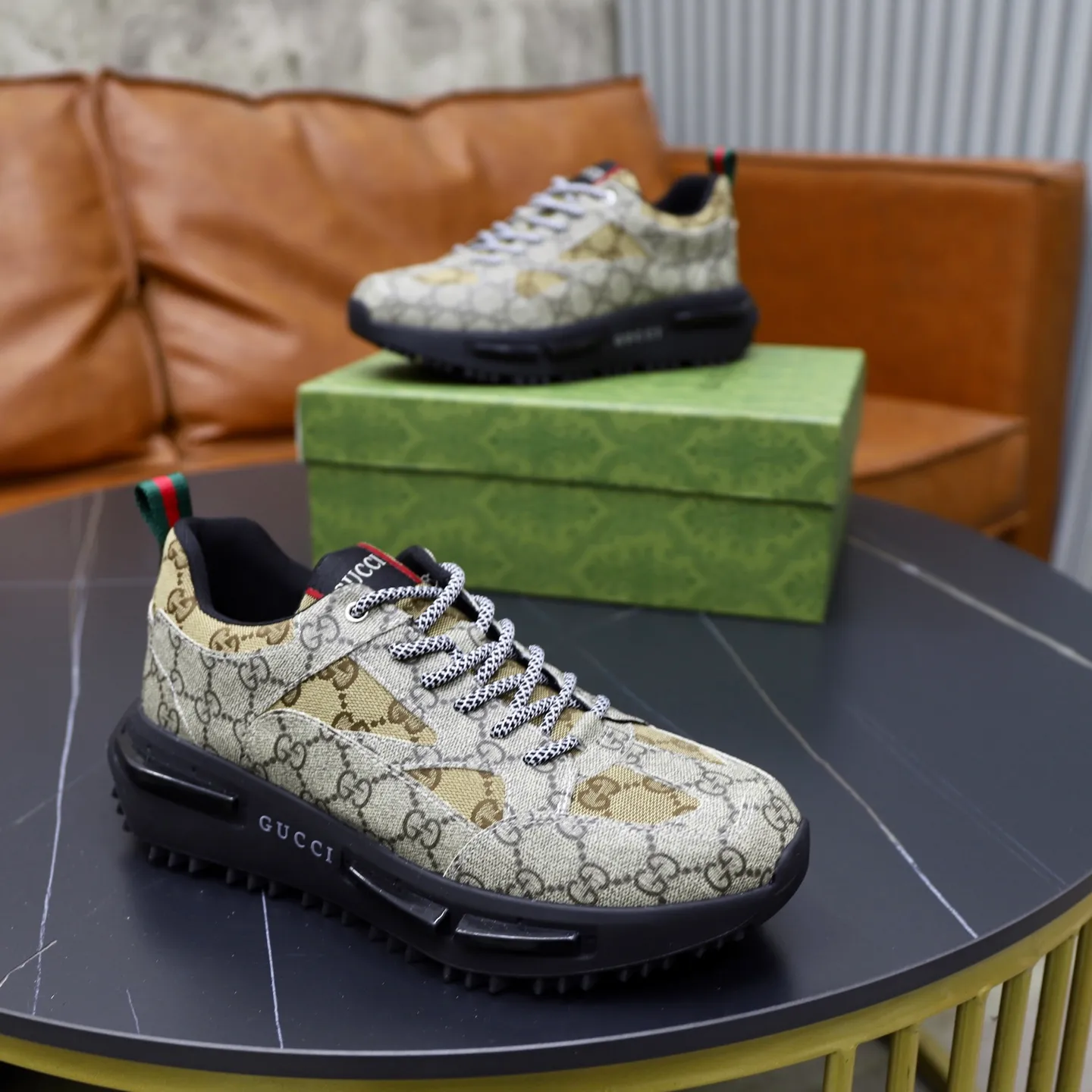 Men's shoes: 462💰🙅‍♂️🙅‍♂️🙅‍♂️ Brand: GUCCI Standard code: 38-44 (45 customized) Grade: Same as the official website Material: Original leather splicing Comfortable and breathable lining Original wear-resistant outsole Style category: Men's fashionable casual shoes Running sneakers Noble luxury brand elements Top luxury Color: actual picture color